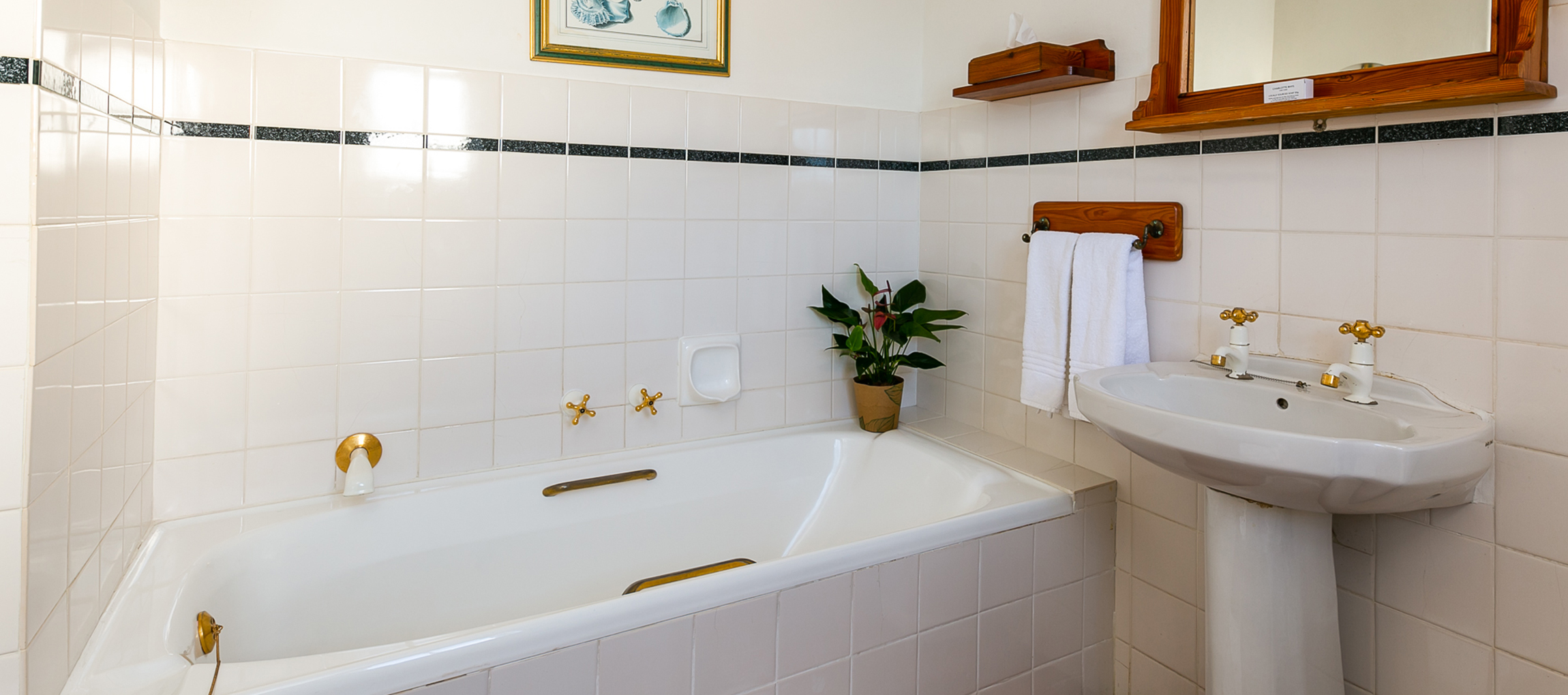 Picture of Panoramic Lagoon View Hot Tub Room | Pet Friendly | The Farmhouse Hotel